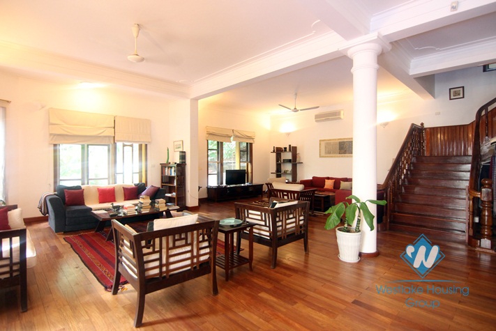 Swimming pool house with lots of space for rent in Tay Ho